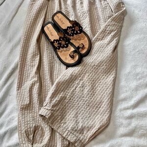 Puckered Organic Linen Tapered Pant".